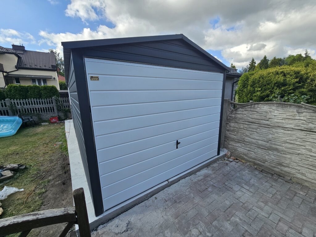 Garaż Blaszany 3m x 8m